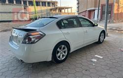 نيسان ألتيما